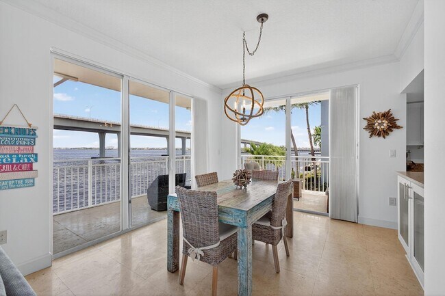 Building Photo - 275 NW Flagler Ave