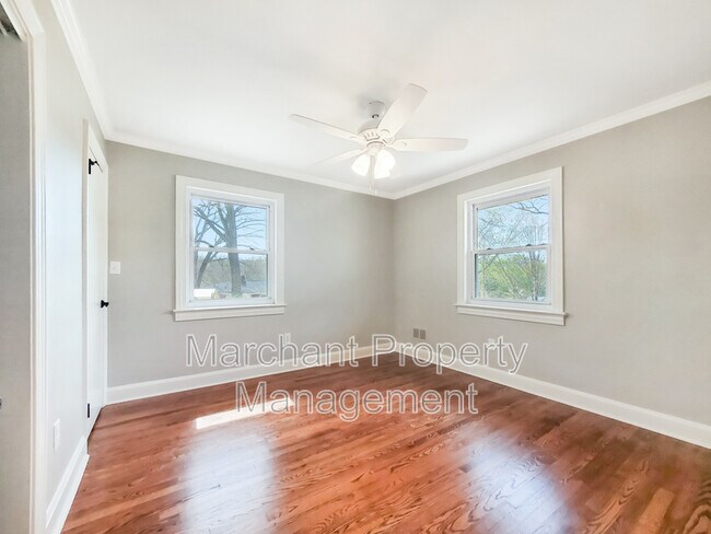 Building Photo - 103 Robin Hood Rd