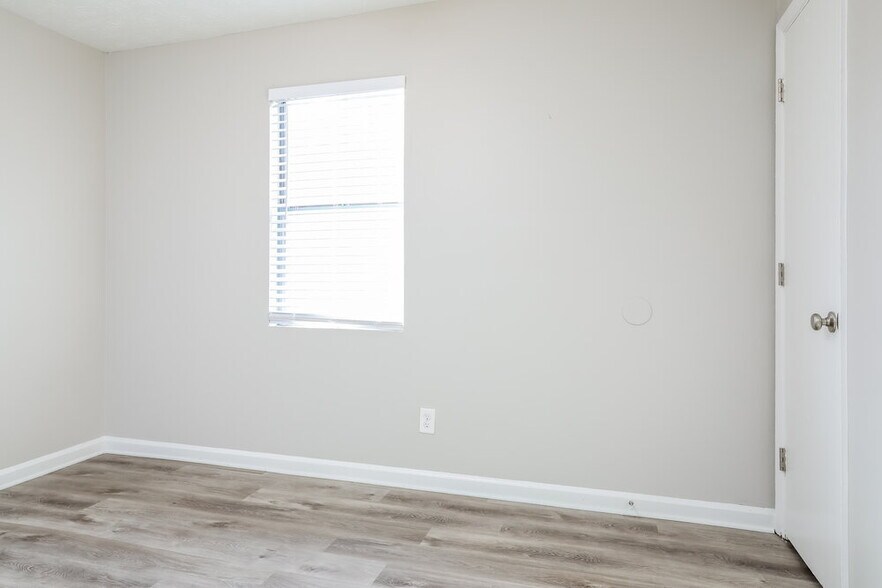 Building Photo - 4000 Chimney Ridge Way