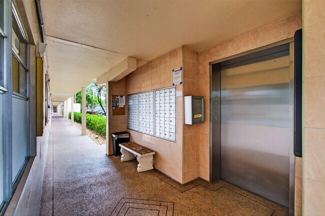 Building Photo - 4003 Wolverton E