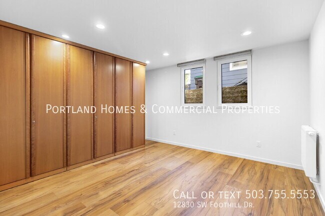 Building Photo - 12830 SW Foothill Dr