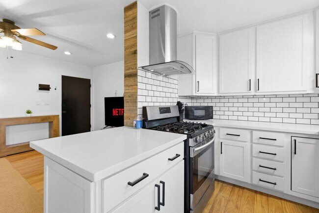 Building Photo - 4262 Wilson Ave