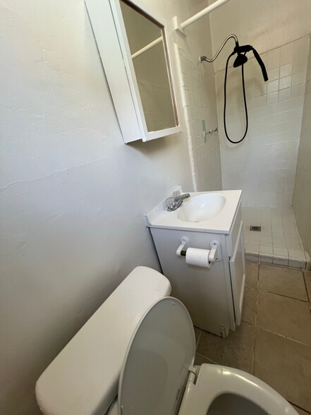 Building Photo - 563 S 1st Ave