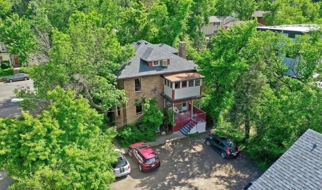 Building Photo - “The Lennartz House” Beautiful and Unique ...