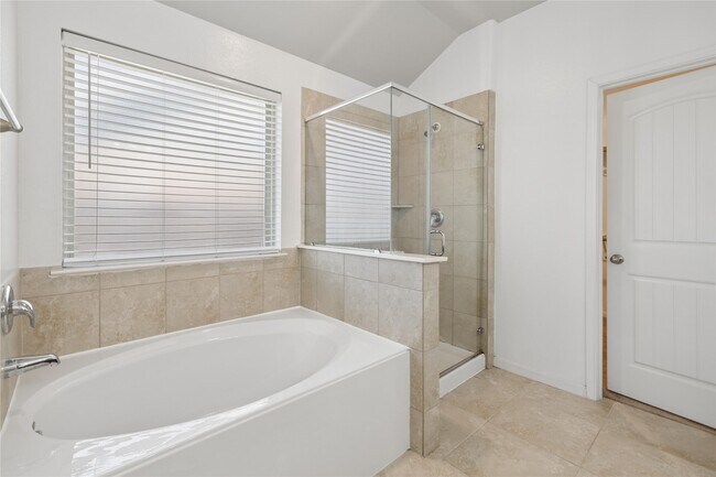 Building Photo - 2111 Levant Ln