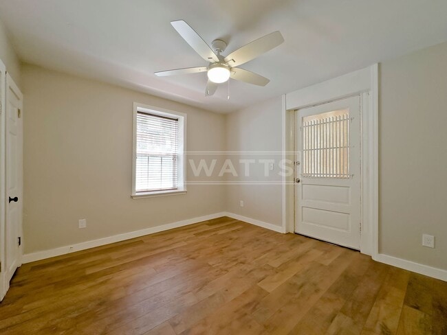 Building Photo - 1022 28th Pl S