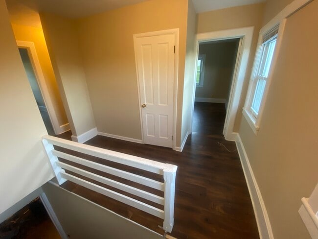 Building Photo - 6427 Chippewa Rd