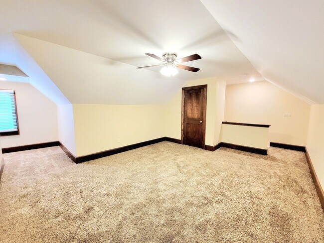 Building Photo - 2166 Arlington Ave