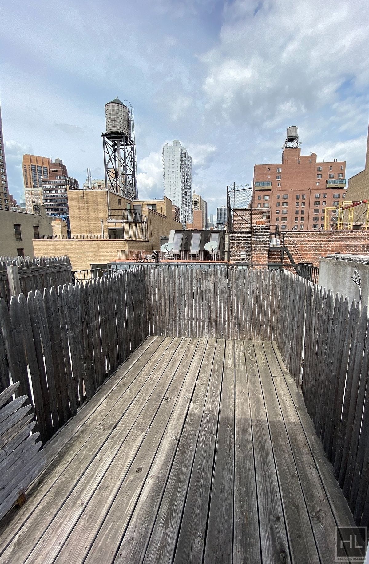 Building Photo - E 28TH ST.