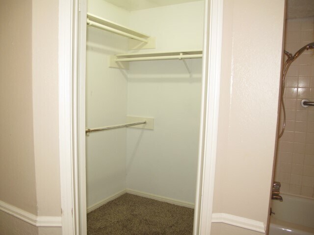 Building Photo - 702 Oder Ln