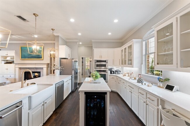 Building Photo - 3312 Westover Dr