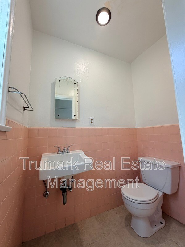 Building Photo - 729 South St