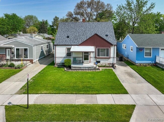 Building Photo - 620 W Kalama Ave