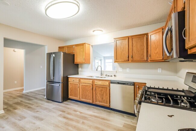 Building Photo - 1725 Cold Spring Dr