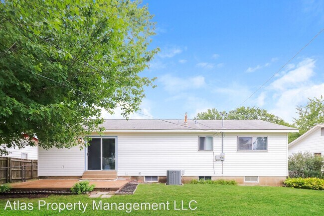 Building Photo - 3 br, 2 bath House - 1030 Lees Lane