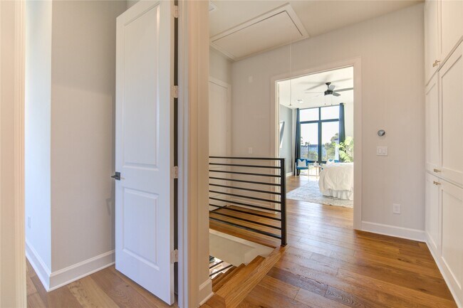 Building Photo - 820 Wakefield Dr