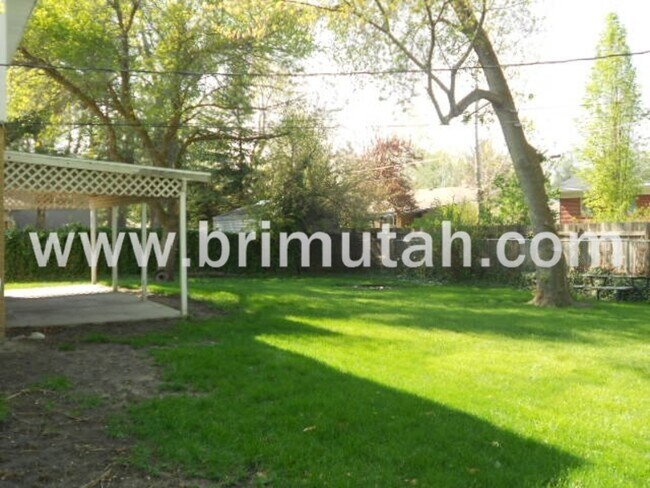 Building Photo - 1561 E 4945 S