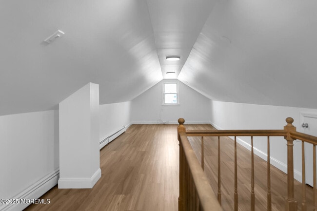 Building Photo - 608 Mercer Ave