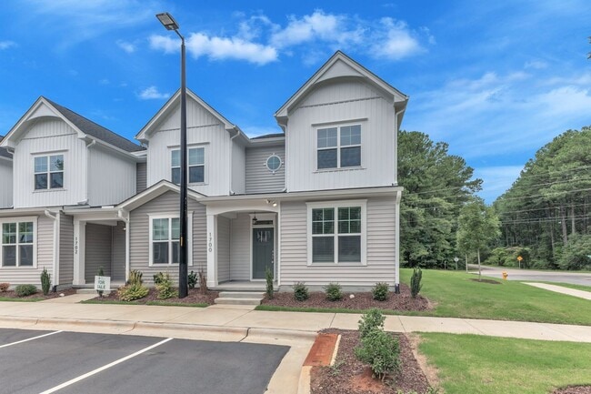 Building Photo - 3/3.5 Townhome Walking Distance to NC State