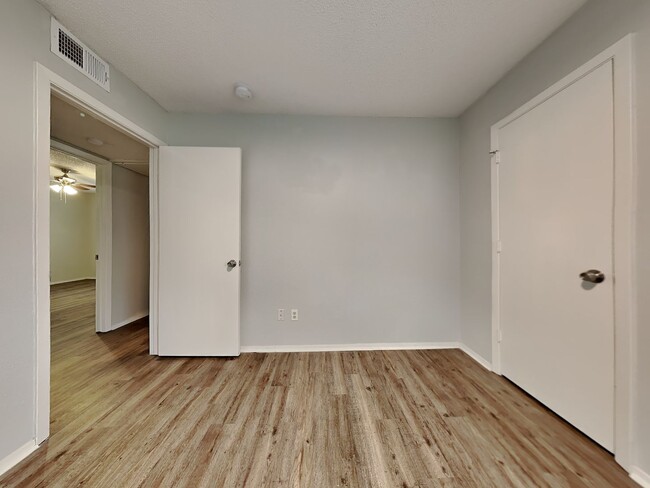 Building Photo - Spacious 3BR/2BA Home in the Heart of Arli...