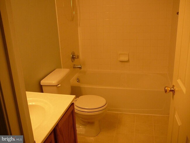 Building Photo - 406 Park Cove Dr