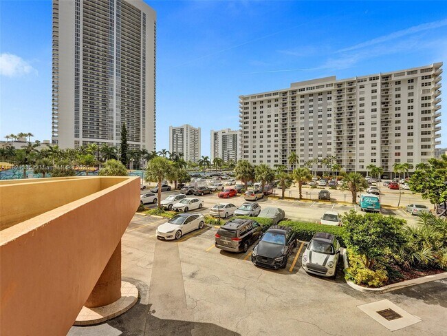 Building Photo - 1825 S Ocean Dr