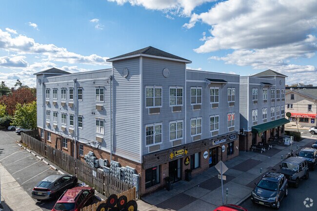 Building Photo - 130 Easton