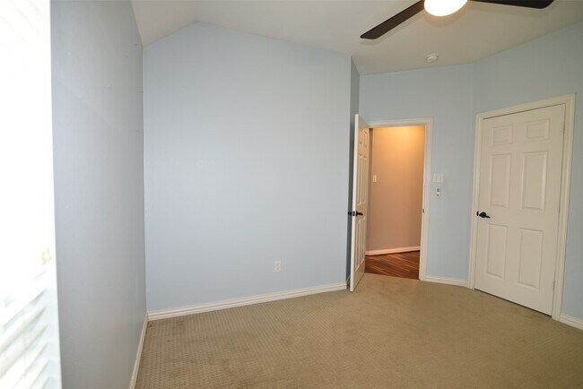 Building Photo - 122 Walston Ridge Ct