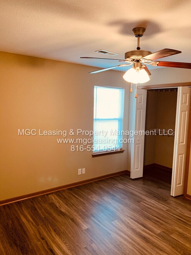 Building Photo - Charming Brick Ranch Duplex in the Heart of Lone Jack - Ready Now