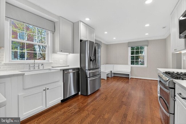 Building Photo - 3004 Marshall St