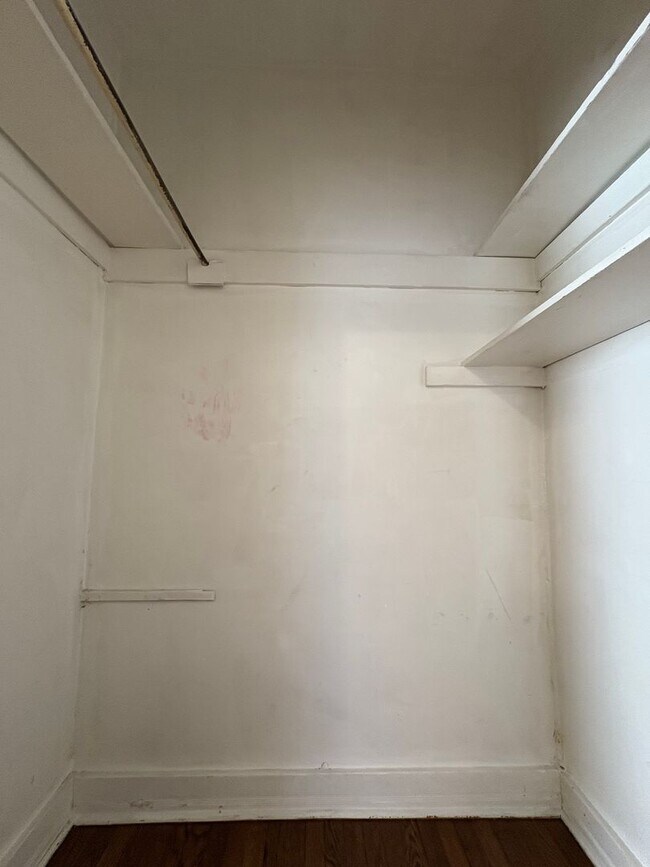 Building Photo - 36 Walnut St