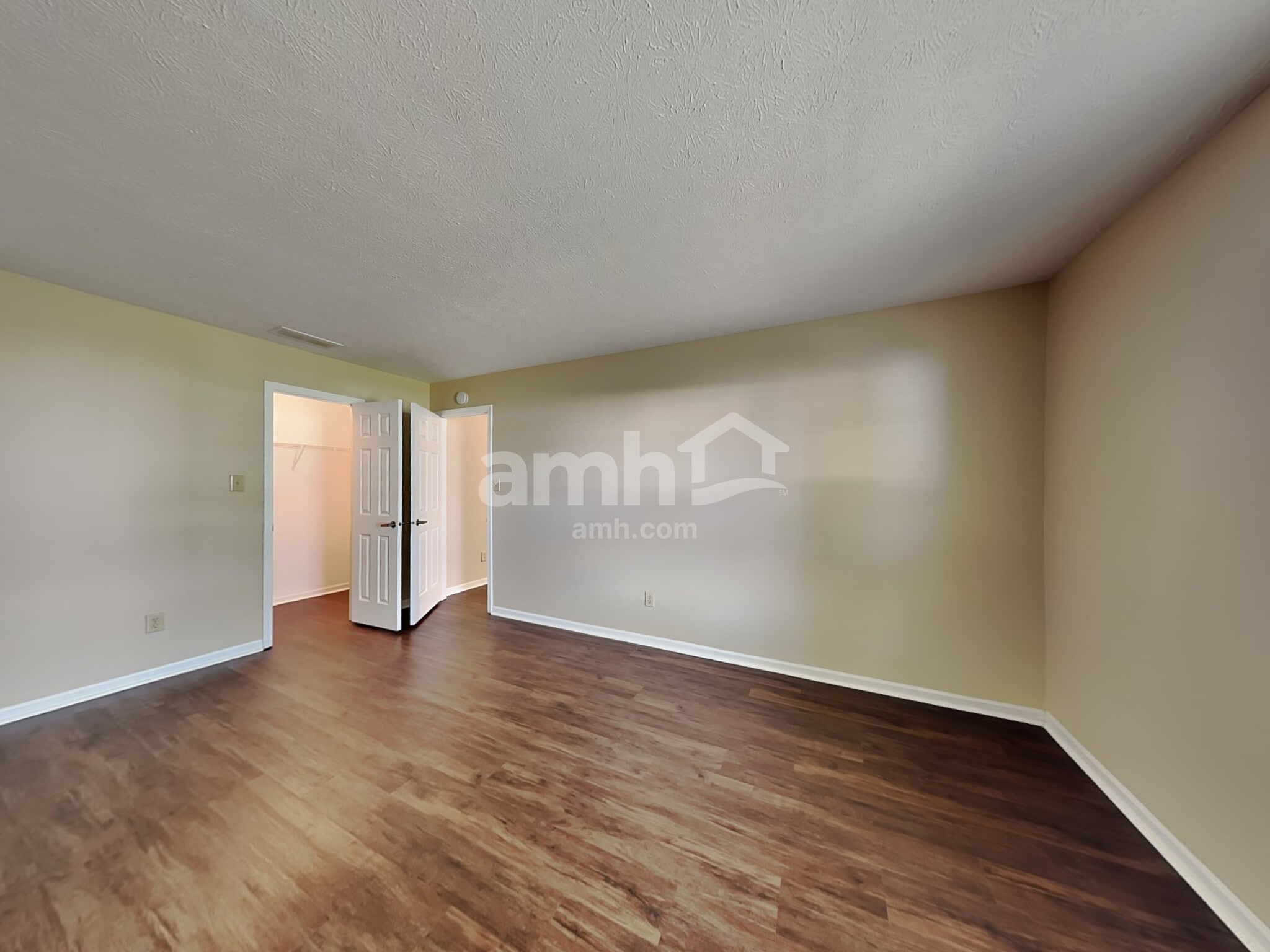 Building Photo - 113 E Carolina St