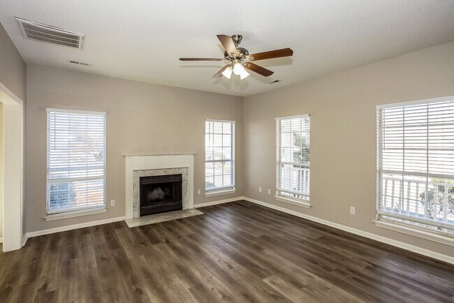 Building Photo - 10433 Battle Ct