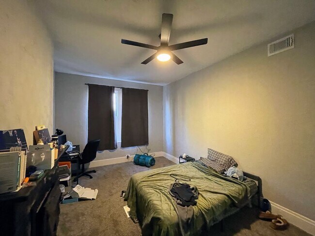 Building Photo - 3227 Dawson St