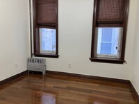 Building Photo - 804 Crown St