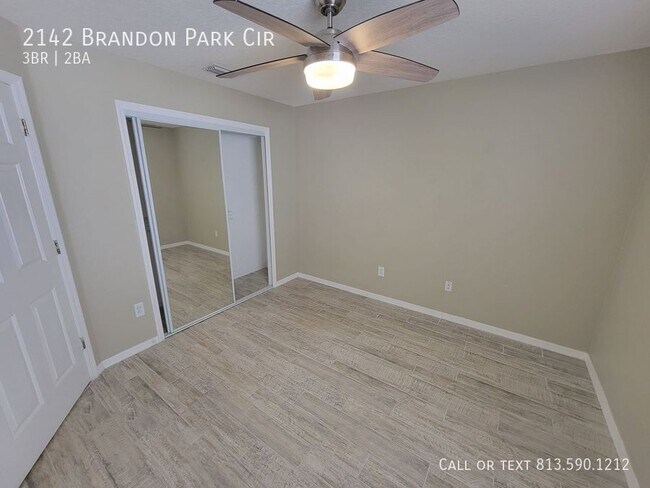Building Photo - 2142 Brandon Park Cir