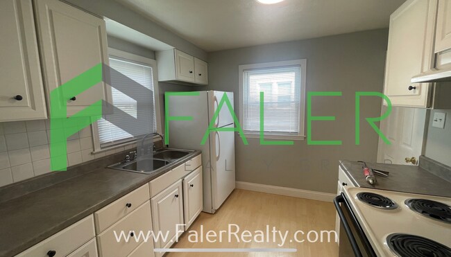 Building Photo - Darling 3-Bedroom Cape Cod in Belmont