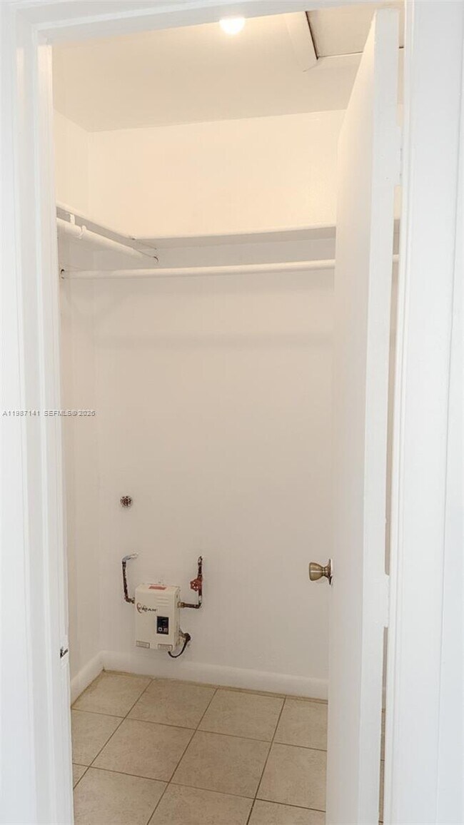 Building Photo - 101 NE 41st St