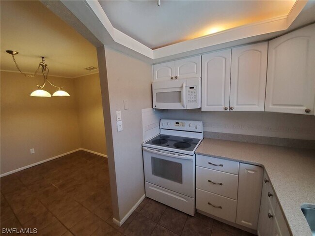 Building Photo - 6777 Winkler Rd