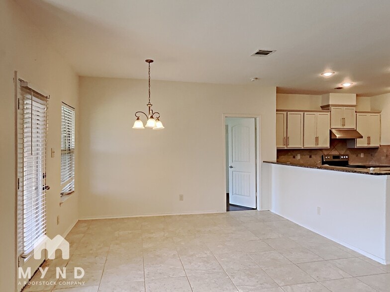 Building Photo - 5591 Coventry Drive