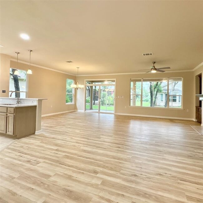 Building Photo - 109 Saddle Trail