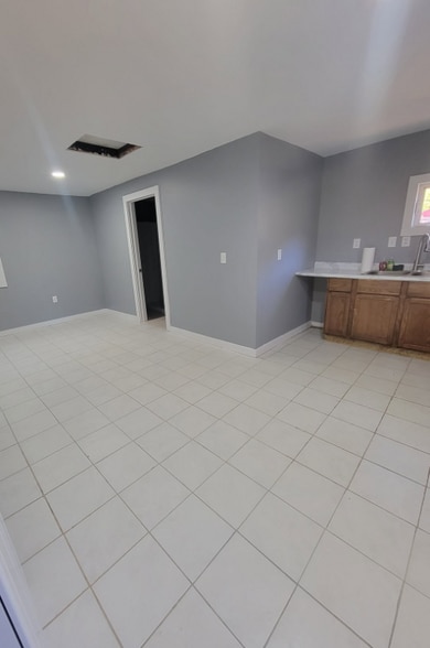 Building Photo - 5335 OH-220