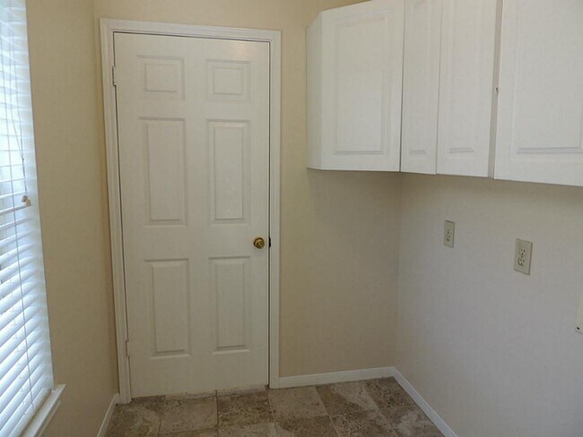 Building Photo - 3610 Wild Berry Ct