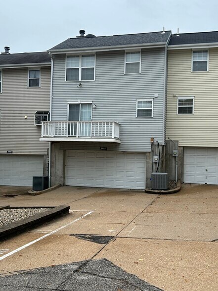 Rear balcony - 5851 Prince George Ct