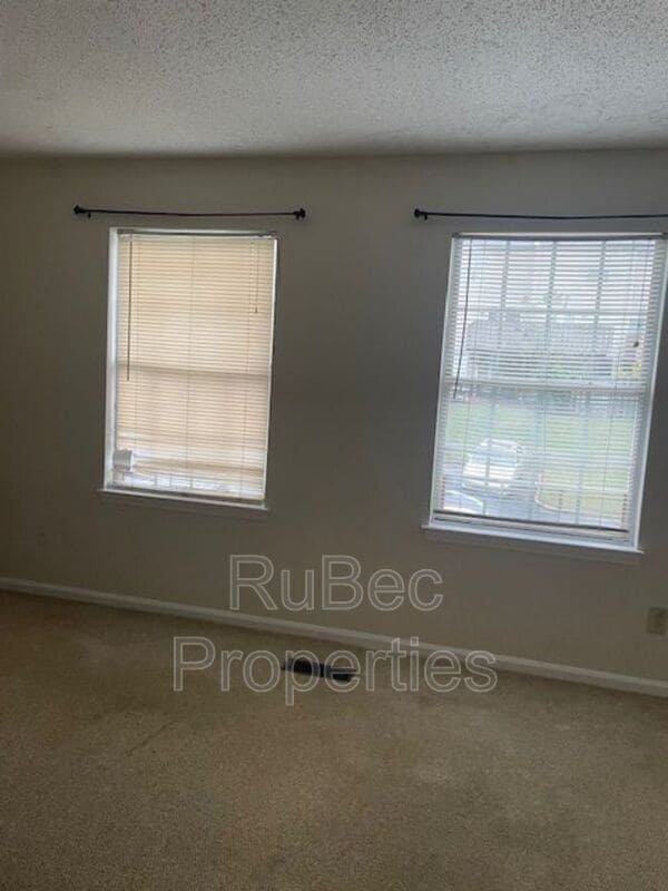 Building Photo - 525 Lex Dr