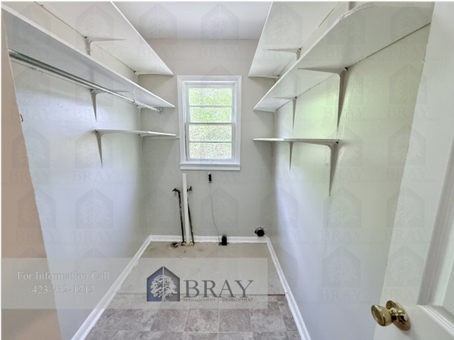 Building Photo - Charming Cottage Retreat in the Heart of Ridgefields – 2BR Renovated Home with Stream Views