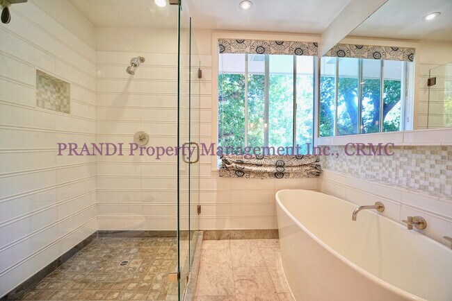 Building Photo - Stunning Seminary Gem, Modern Finishes & P...