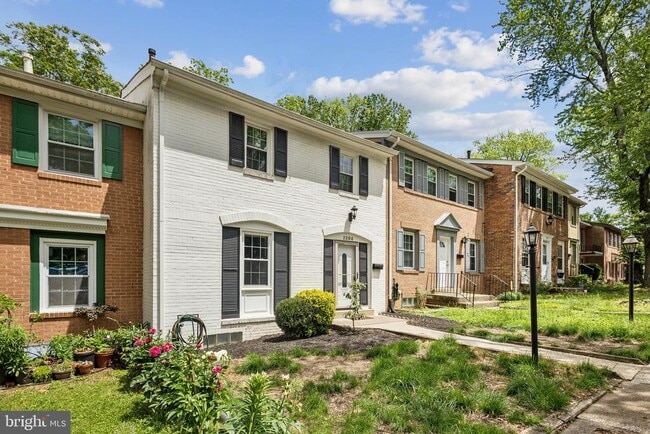 Building Photo - 1204 Fox Run Pl