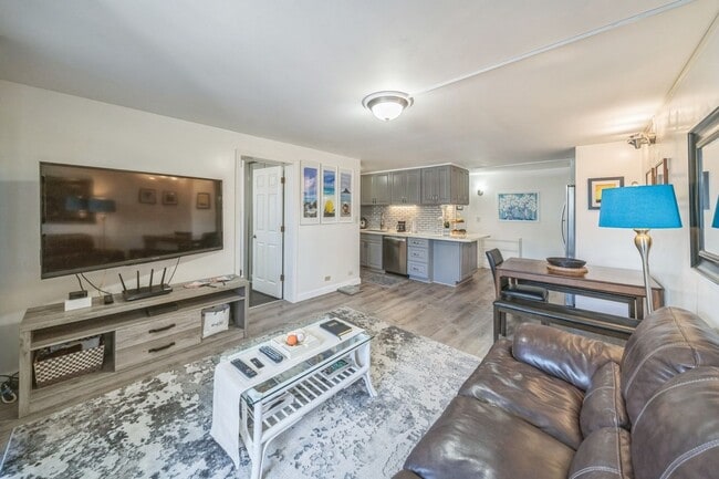 Building Photo - Charming central 3BR Condo in Honolulu