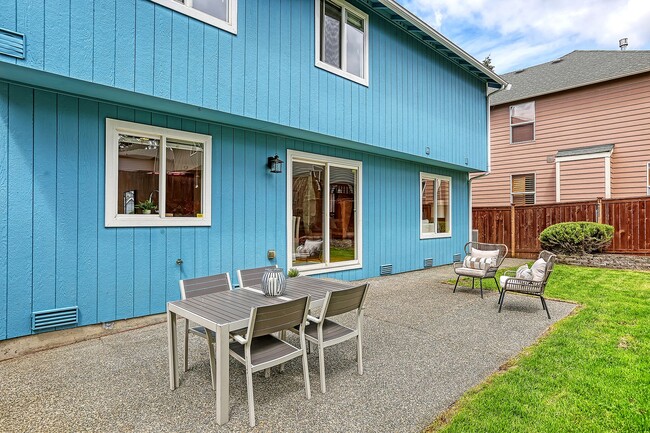 Building Photo - 4bd/2.5ba Renton Home